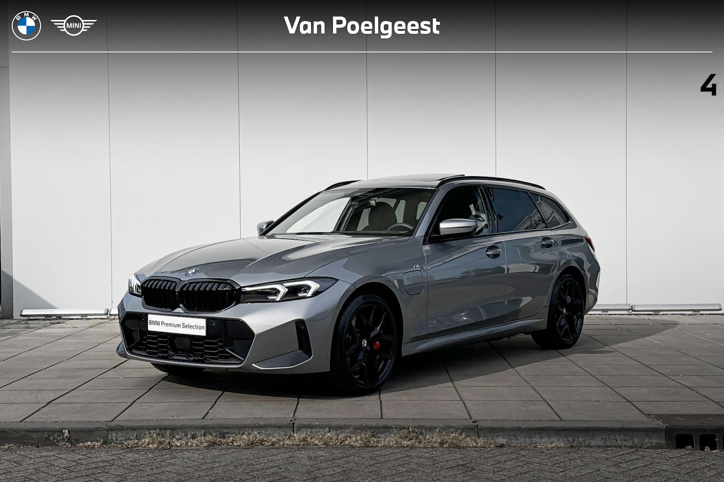 BMW 3-serie Touring - 330e xDrive M-Sport Pro / Stuurwielrand Verwarming / Adaptief M- Onderstel / Comfort Acces - AutoWereld.nl