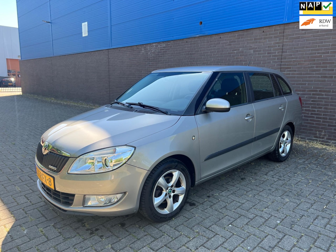Skoda Fabia Combi - 1.2 TDI Greenline | Parkeersensoren | Cruise Control | Trekhaak | Airco | Start/Stop-Syste - AutoWereld.nl
