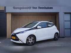 Toyota Aygo - 1.0 70pk VVT-i 5Drs x-Wave Cabriolet H-Leder A-Camera Airco LED 15inch LM *NL auto* 85699k