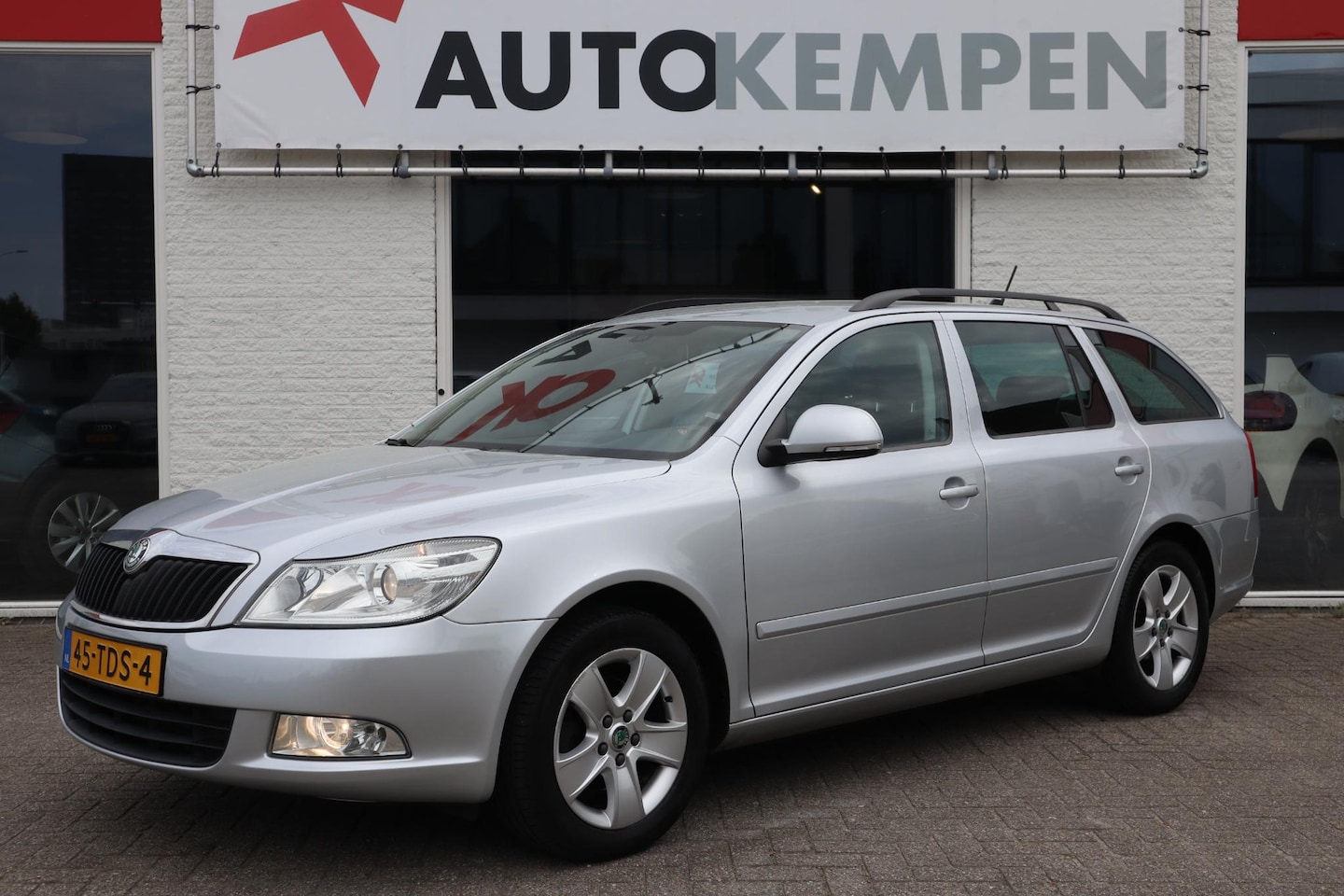 Skoda Octavia Combi - 1.2 TSI ELEGANCE AUTOMAAT APPLE CARPLAY|TREKHAAK - AutoWereld.nl