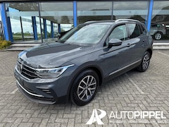 Volkswagen Tiguan - 1.5 TSI ACT Comfortline Business | Autom | Trekhaak | Navi | LED | Cruise Contr