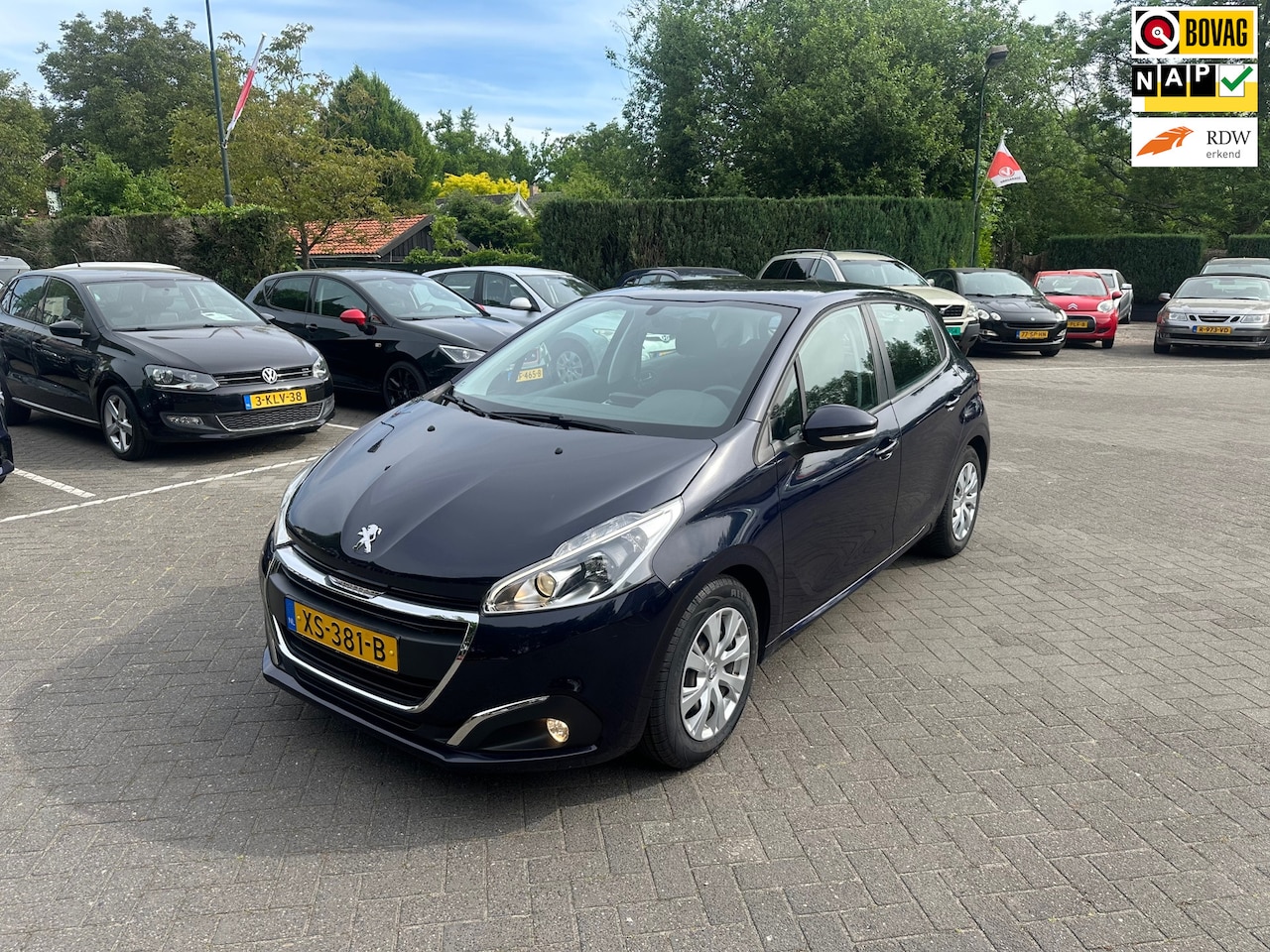 Peugeot 208 - 1.2 PureTech Blue Lease Active 1.2 PureTech Blue Lease Active , navigatie , 69.000 km NAP - AutoWereld.nl