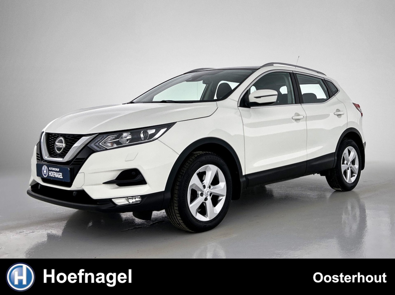Nissan Qashqai - 1.2 Acenta | Panoramadak | Trekhaak | Camera | Stoelverwarming | Climate Control | Parkeer - AutoWereld.nl