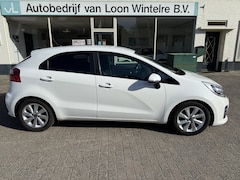 Kia Rio - 1.2 CVVT ExecutiveLine achteruitrijcamera, Parkeersensoren achter, Centrale deurvergrendel