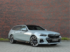 BMW 5-serie Touring - 550e xDrive *Direct leverbaar*Full option
