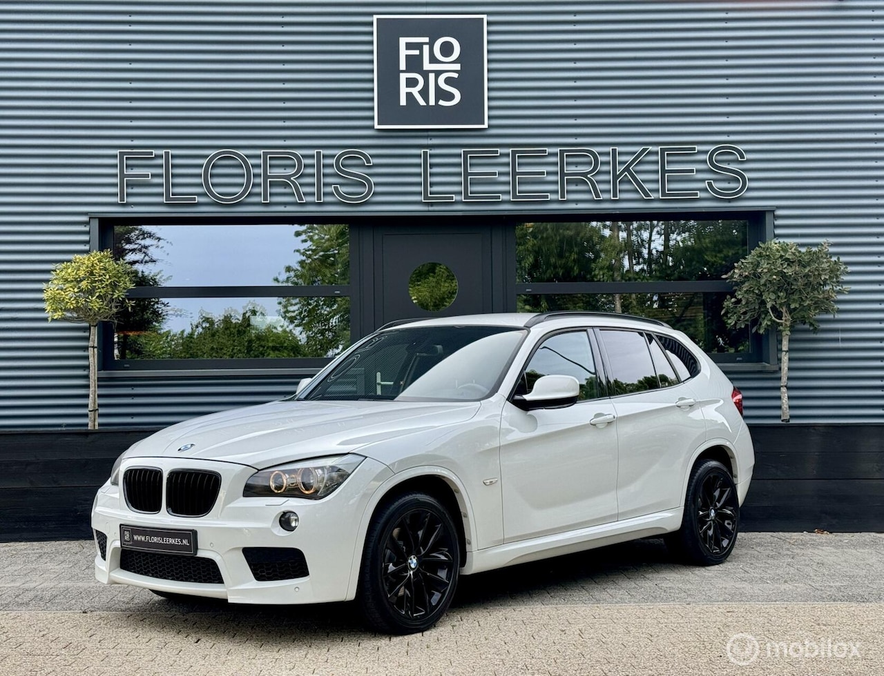 BMW X1 - sDrive20i | M Sport | Leer | Xenon | Trekhaak - AutoWereld.nl