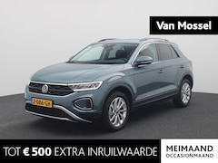Volkswagen T-Roc - 1.5 TSI Life Edition 150 PK DSG | Automaat | Stoelverwarming | Apple Carplay | Digital Coc