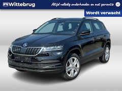 Skoda Karoq - 1.5 TSI 150pk Style DSG Automaat Trekhaak afn. / 18"LM velgen / LED Matrix Verlichting / P