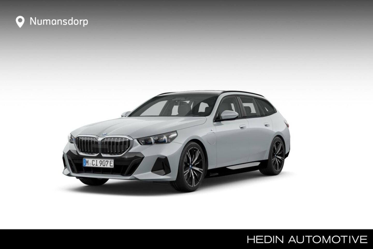 BMW 5-serie Touring - 530e M-Sport | 20'' | Panorama. | Park. + Driv. Plus | Head-Up | Trekhaak | Stuur + stoelv - AutoWereld.nl