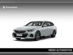 BMW 5-serie Touring - 530e M-Sport | 20'' | Panorama. | Park. + Driv. Plus | Head-Up | Trekhaak | Stuur + stoelv