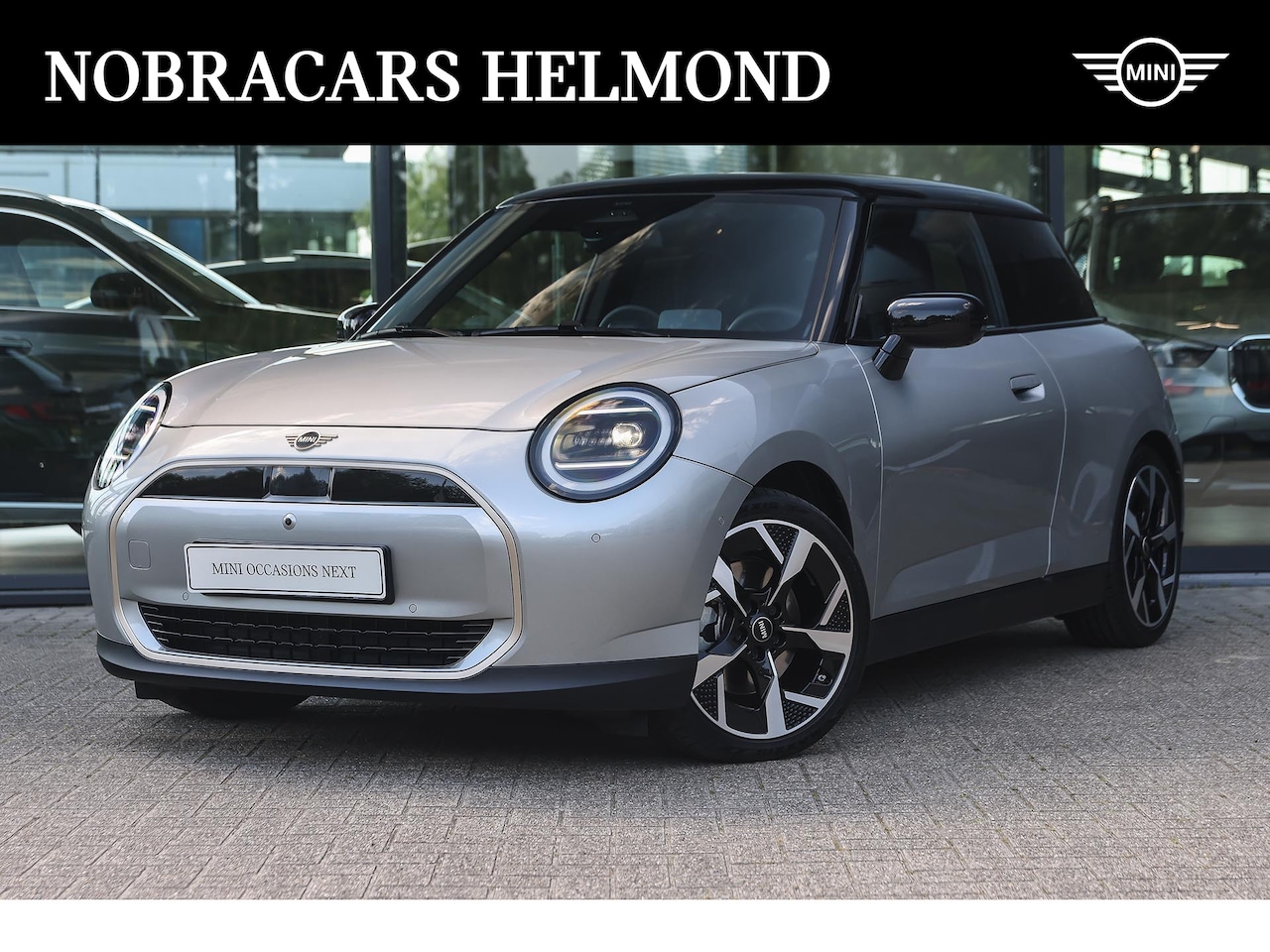 MINI Cooper - Hatchback E / Favoured / Pakket L / 18" Slide Spoke 2-tone - AutoWereld.nl