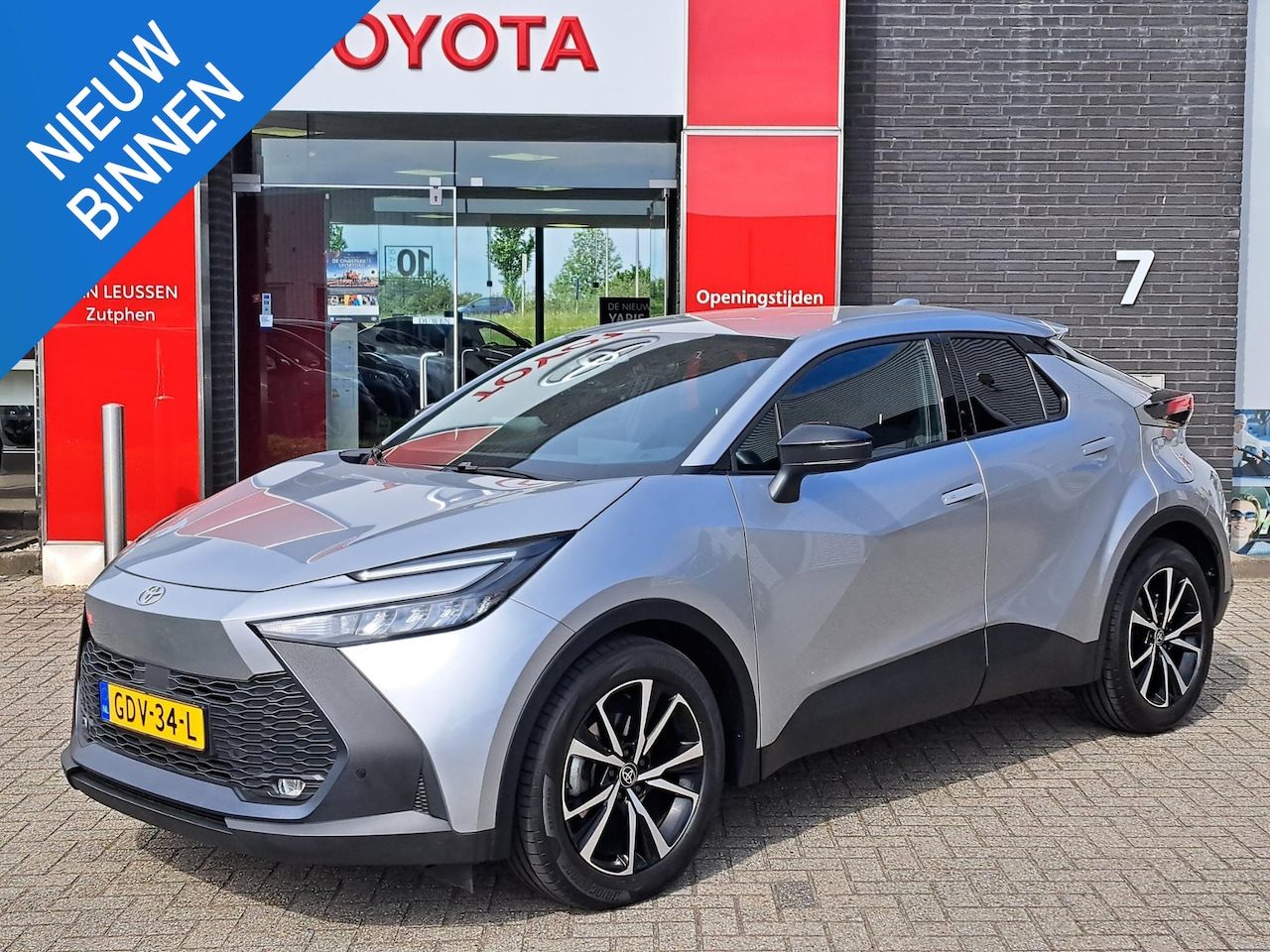 Toyota C-HR - 1.8 Hybrid 140 Dynamic CRUISE CONTROL ACHTERTUIRIJCAMERA PARKEERSENSOREN - AutoWereld.nl
