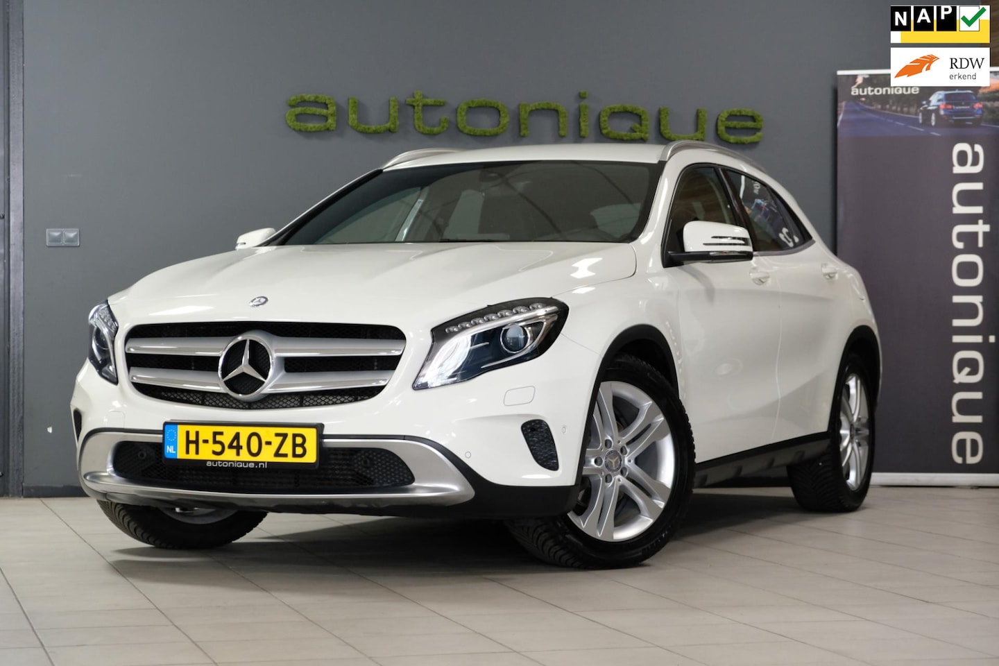 Mercedes-Benz GLA-Klasse - 200 Ambition |66.170km| **Camera/Navigatie/156pk** NIEUWSTAAT AUTO - AutoWereld.nl