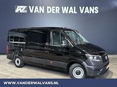 Volkswagen Crafter - 2.0 TDI 140 pk L3H2 L2H1 Euro6 Airco | 3000kg Trekhaak | Stoelverwarming Parkeersensoren