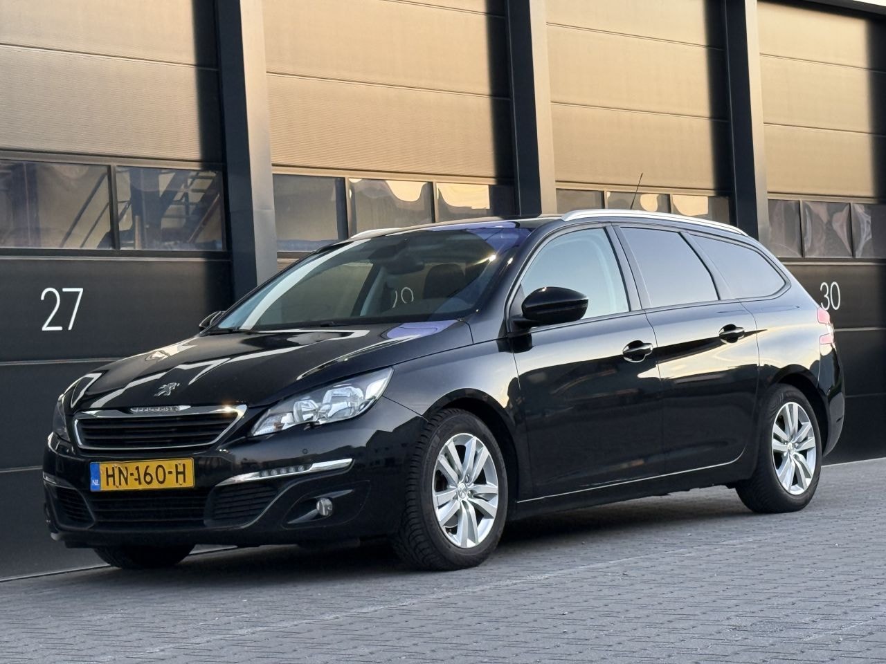 Peugeot 308 - 1.6 BlueHDI Pano Camera - AutoWereld.nl