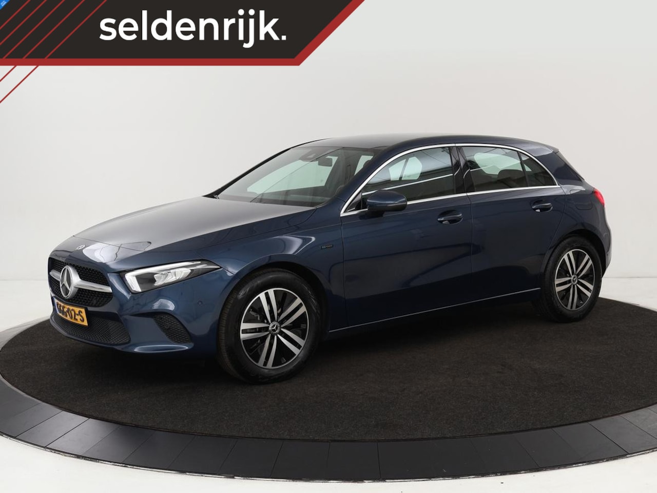 Mercedes-Benz A-klasse - 250e | Sfeerverlichting | achteruitrijcamera | Cruise Control | Navigatie | Stoelverwarmin - AutoWereld.nl