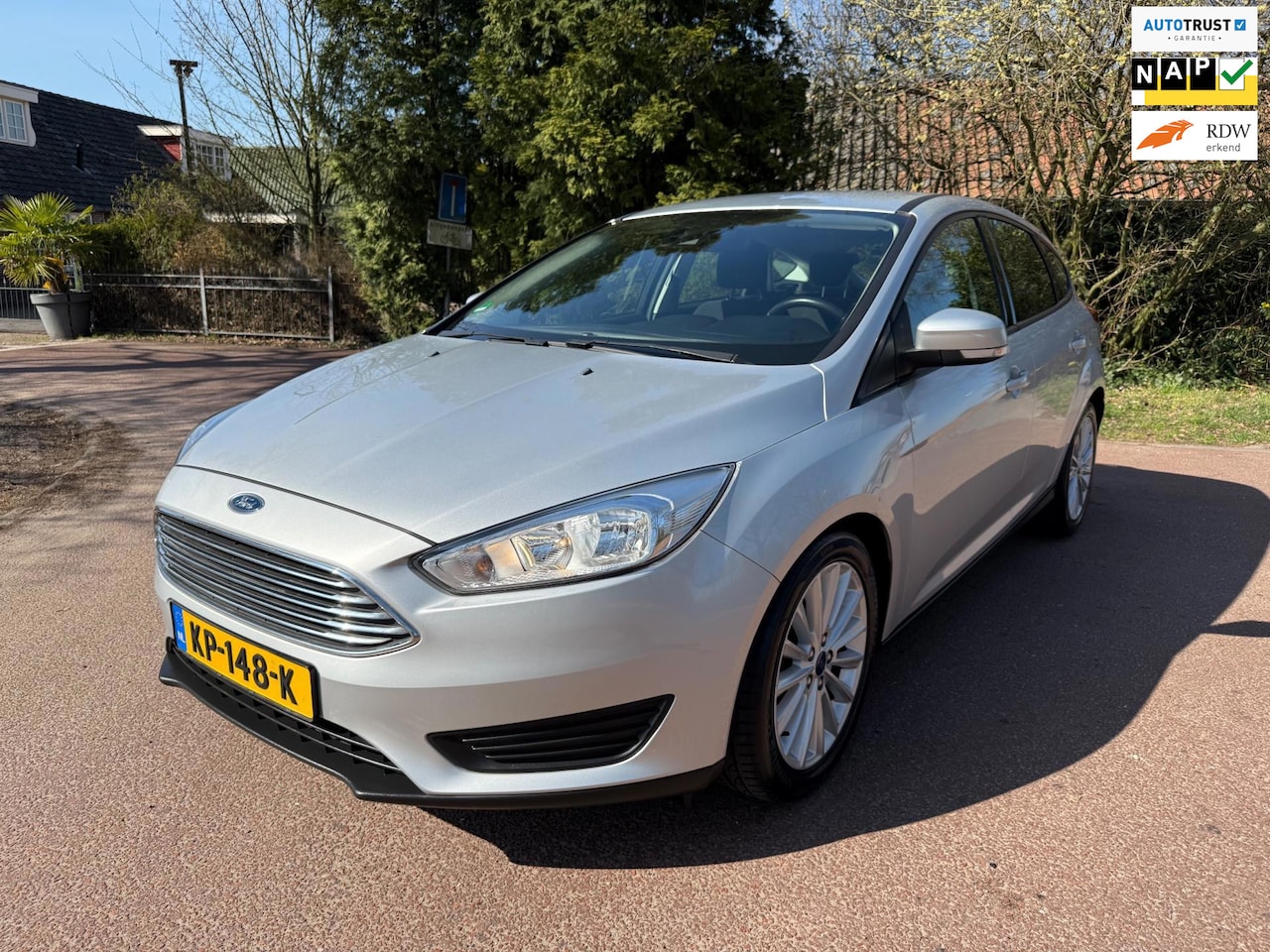 Ford Focus - 1.0 Titanium Edition / Airco / PDC / Apk / Lm / NAP / - AutoWereld.nl