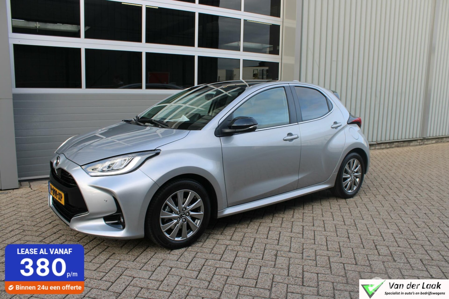 Toyota Yaris - Hybrid 1.5 Select | Panoramadak | Half Leer | Full Led | Apple Carplay | Head-up display. - AutoWereld.nl