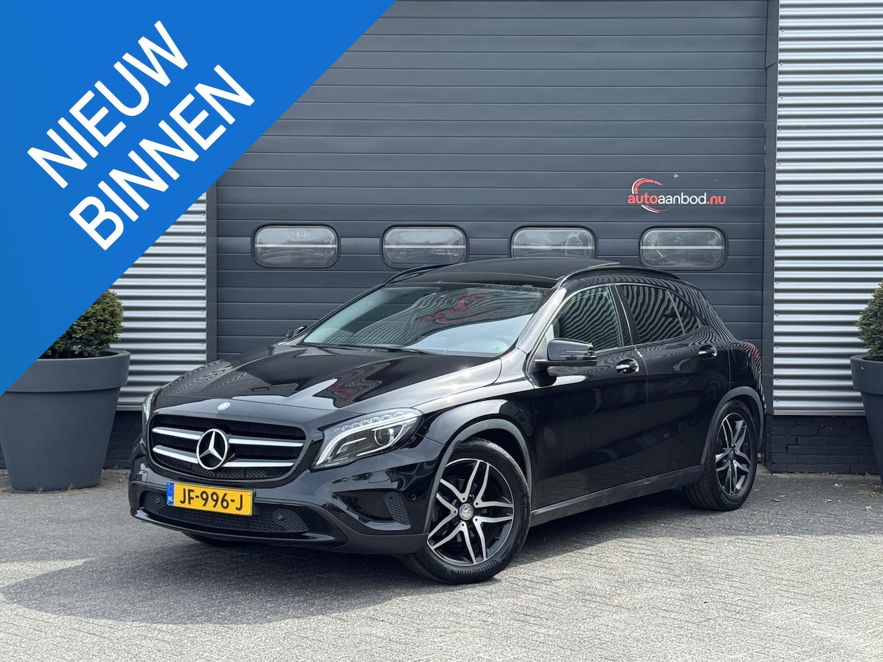 Mercedes-Benz GLA-Klasse - 180 Ambition | Panoramadak | Navigatie | 18 Inch Lichtmetalen Velgen | LED | Cruise Contro - AutoWereld.nl