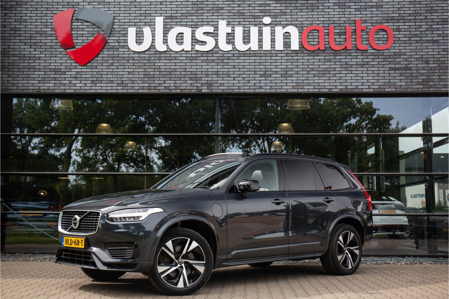 Volvo XC90 - 2.0 T8 Recharge AWD R-Design 2.0 T8 Recharge AWD R-Design , Adap. cruise, Pano dak, HUD, 360°camera, Trekhaak, - AutoWereld.nl