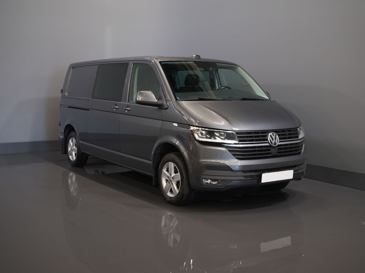 Volkswagen Transporter - 2.0 TDI 150 pk DSG Aut. L2 DC Dubbel Cabine LED/ Adapt.Cruise/ Standkachel/ Stoelverw./ Ca - AutoWereld.nl