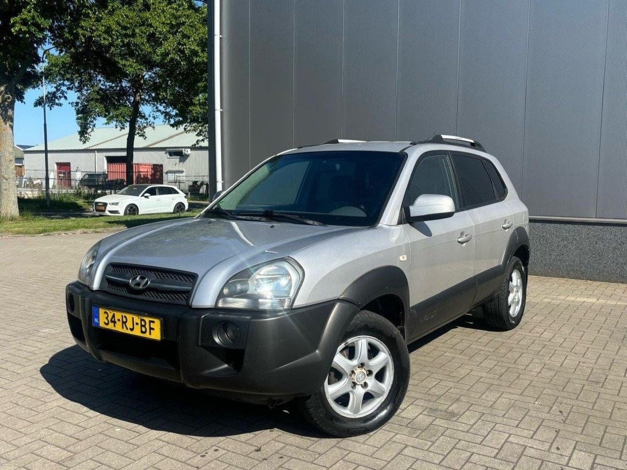 Hyundai Tucson - 2.0i Dynamic Jaar Apk / Cruise - AutoWereld.nl
