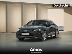 Audi A3 Limousine - 30 TFSI S edition Privacy glas | Parkeersensoren voor en achter | Navigatie