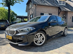 BMW 1-serie - 118 i Bns Ed M-pakket ecc, 1/2leer, led, navi, lmv, sfeerlicht