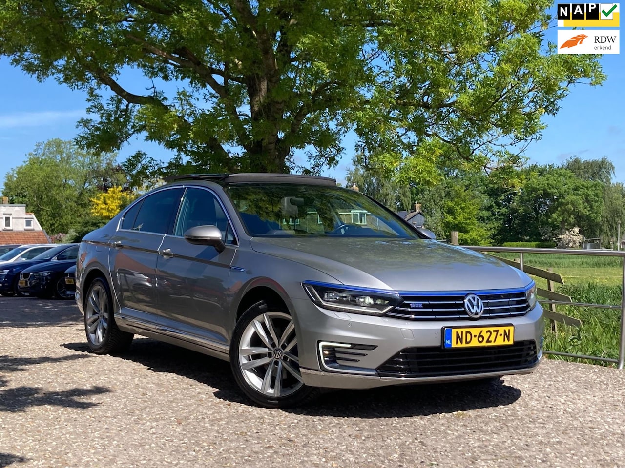 Volkswagen Passat - 1.4 TSI GTE Connected Series Plus | Pano + ACC + Stoel verw. + Clima Nu € 11.975,-!!! - AutoWereld.nl