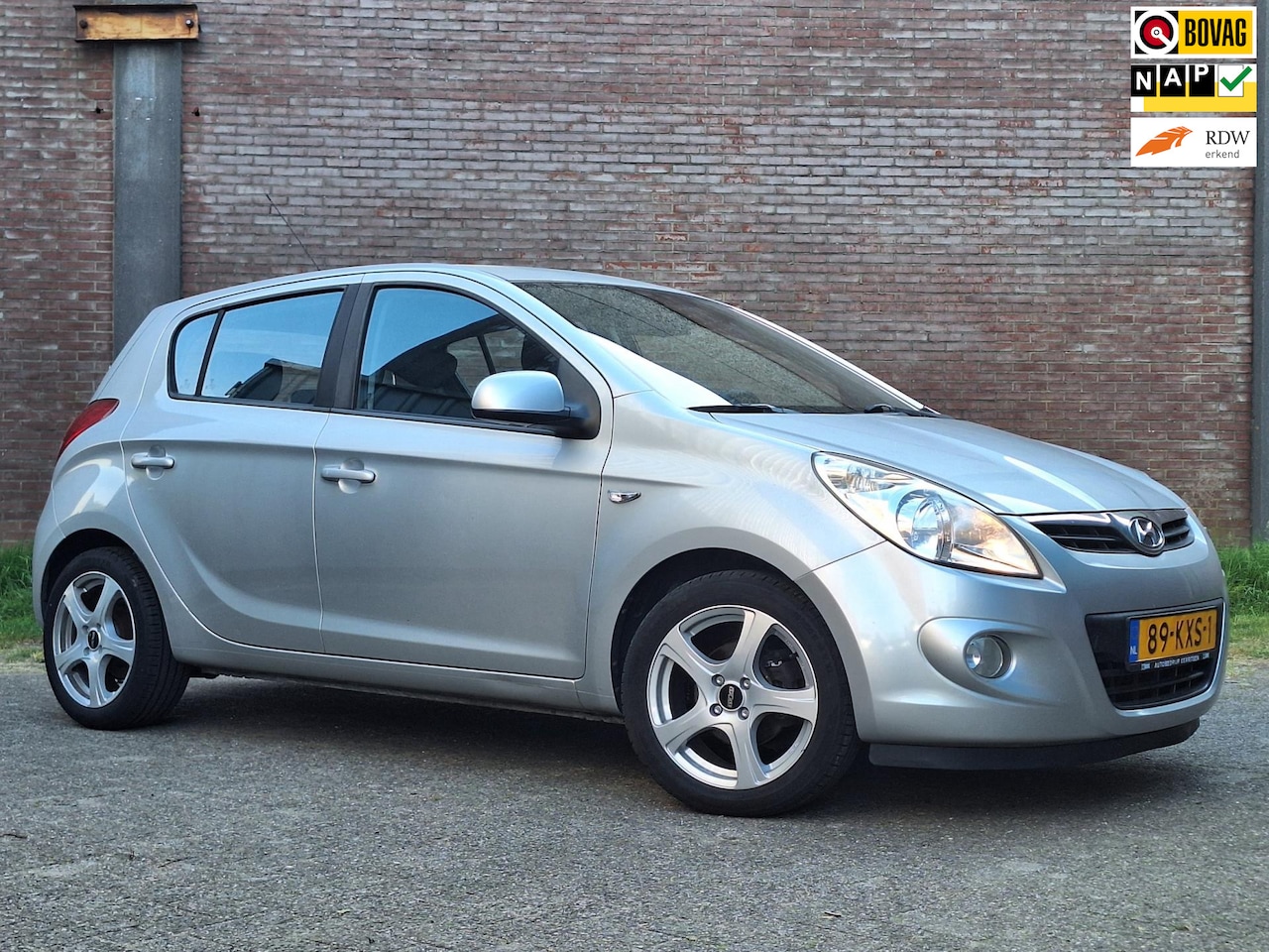 Hyundai i20 - 1.2i DynamicVersion 1.2i DynamicVersion, Airco, Afn. Trekhaak, Lichtmetalen Velgen, Lage KM stand. - AutoWereld.nl