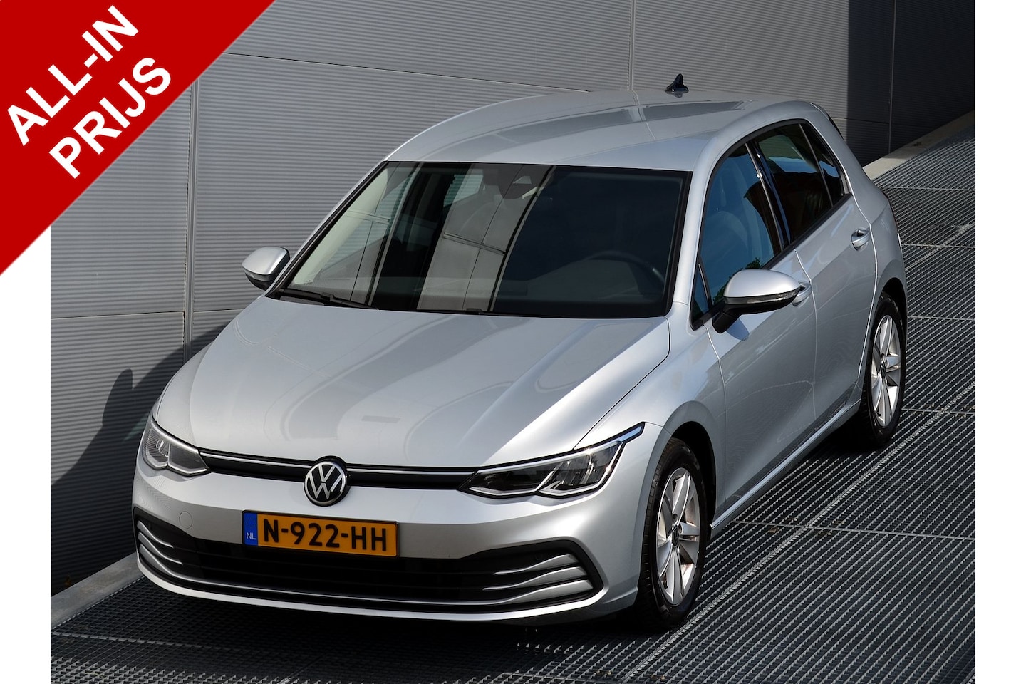 Volkswagen e-Golf - E-TSI LIFE BUSINESS | AUTOMAAT | STOELVERWARMING | PDC | ADAPTIEF CRUISE | ALL IN RIJKLAAR - AutoWereld.nl