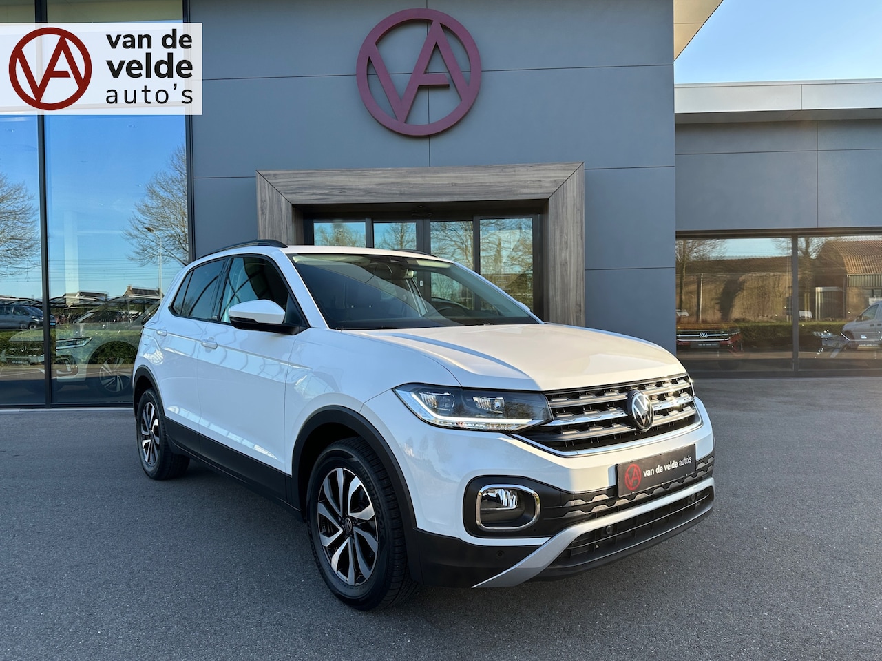 Volkswagen T-Cross - 1.0 TSI DSG Active | Led | Camera | Carplay | Rijklaar incl. garantie - AutoWereld.nl