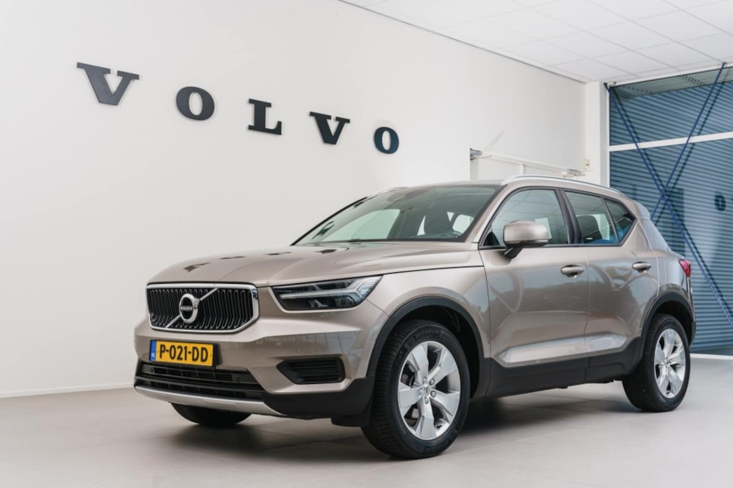 Volvo XC40 - T2 automaat Momentum Business - AutoWereld.nl