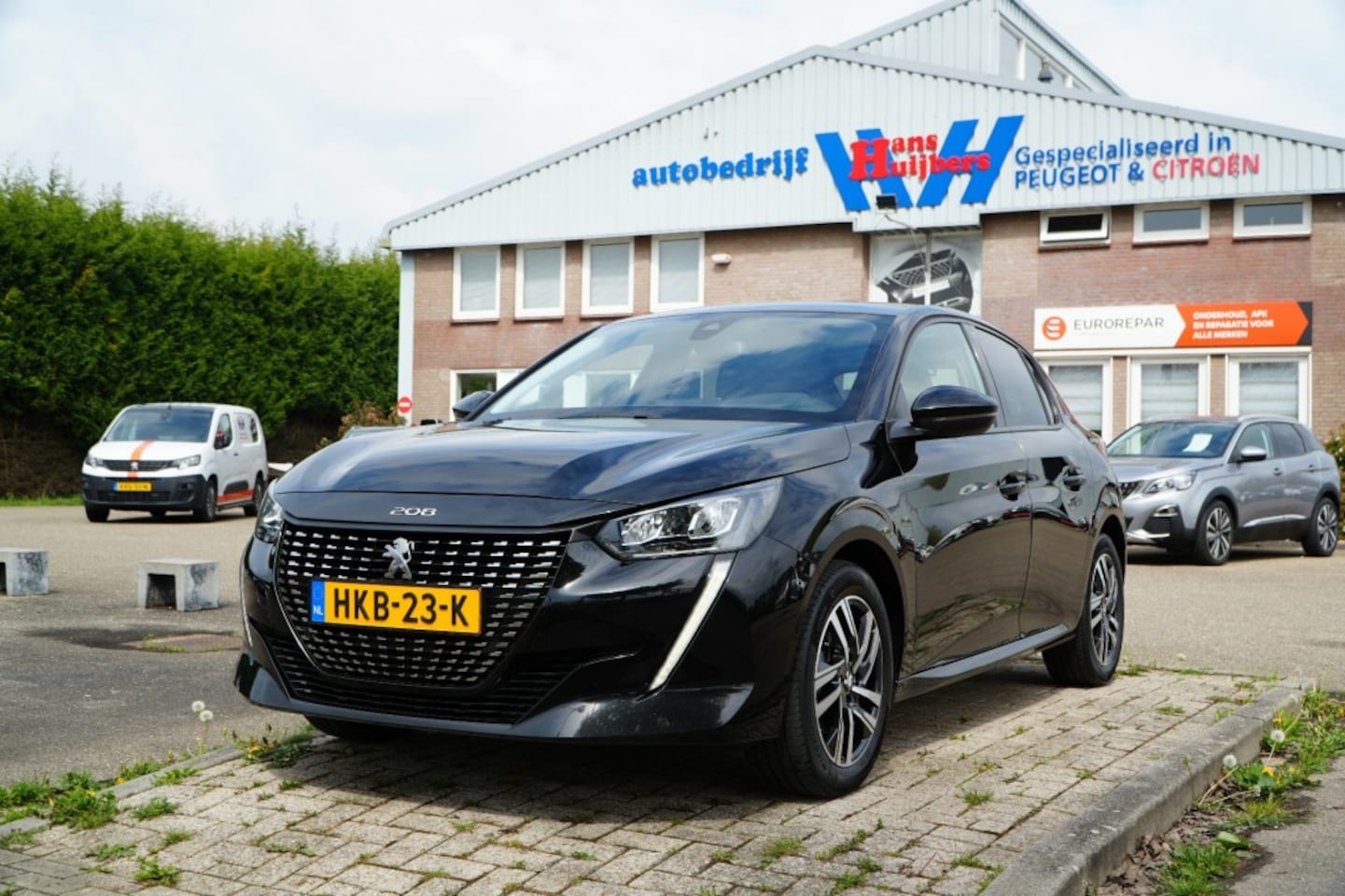 Peugeot 208 - ALLURE 1.2-100PK - CLIMATE CONTROLE - PARKEERCAMERA - STOELVERWA - AutoWereld.nl