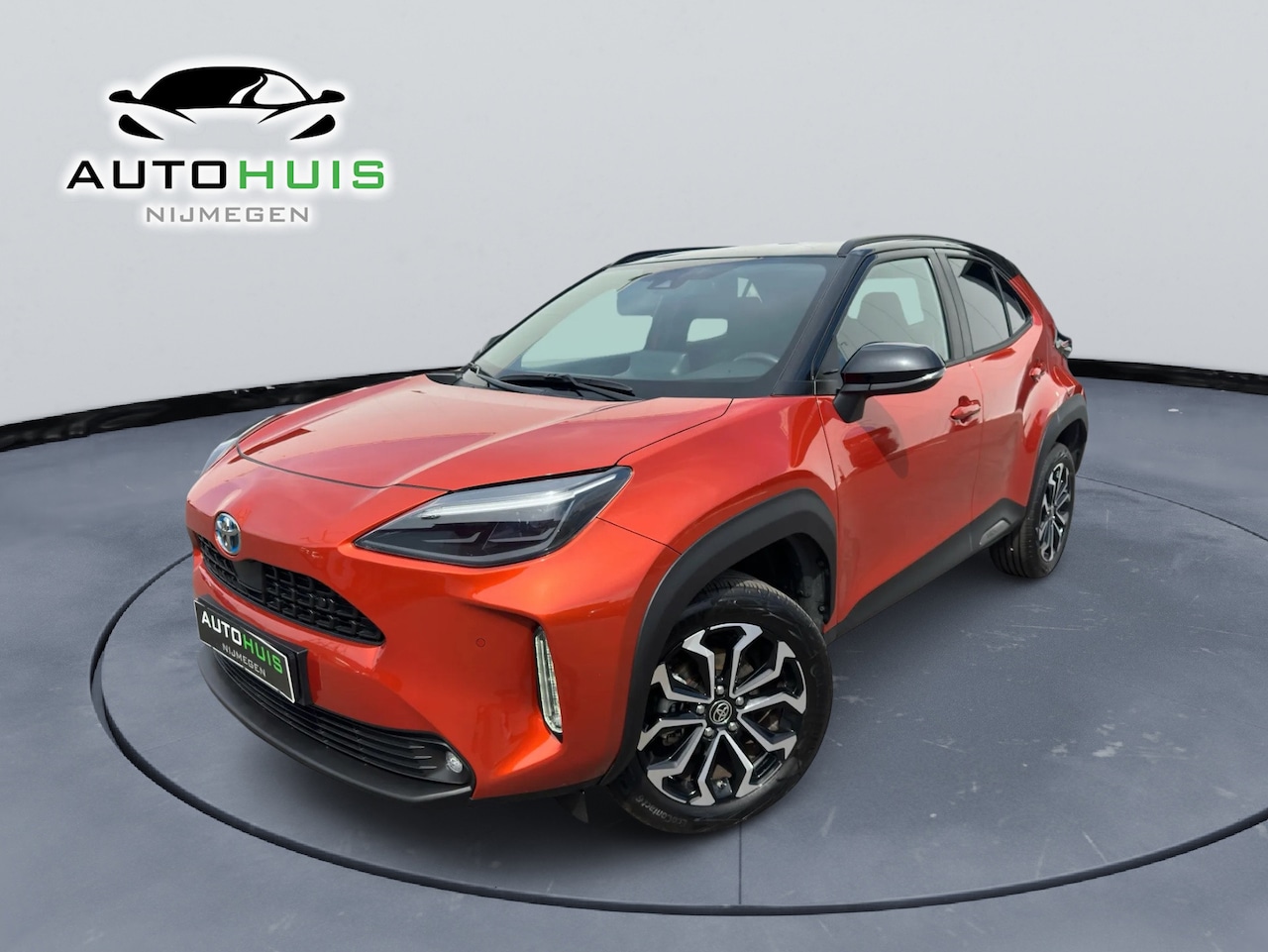 Toyota Yaris Cross - 1.5 Hybrid Adventure Orange Edition Two tone Navi Achteruitrijcamera Stoelverwarming - AutoWereld.nl