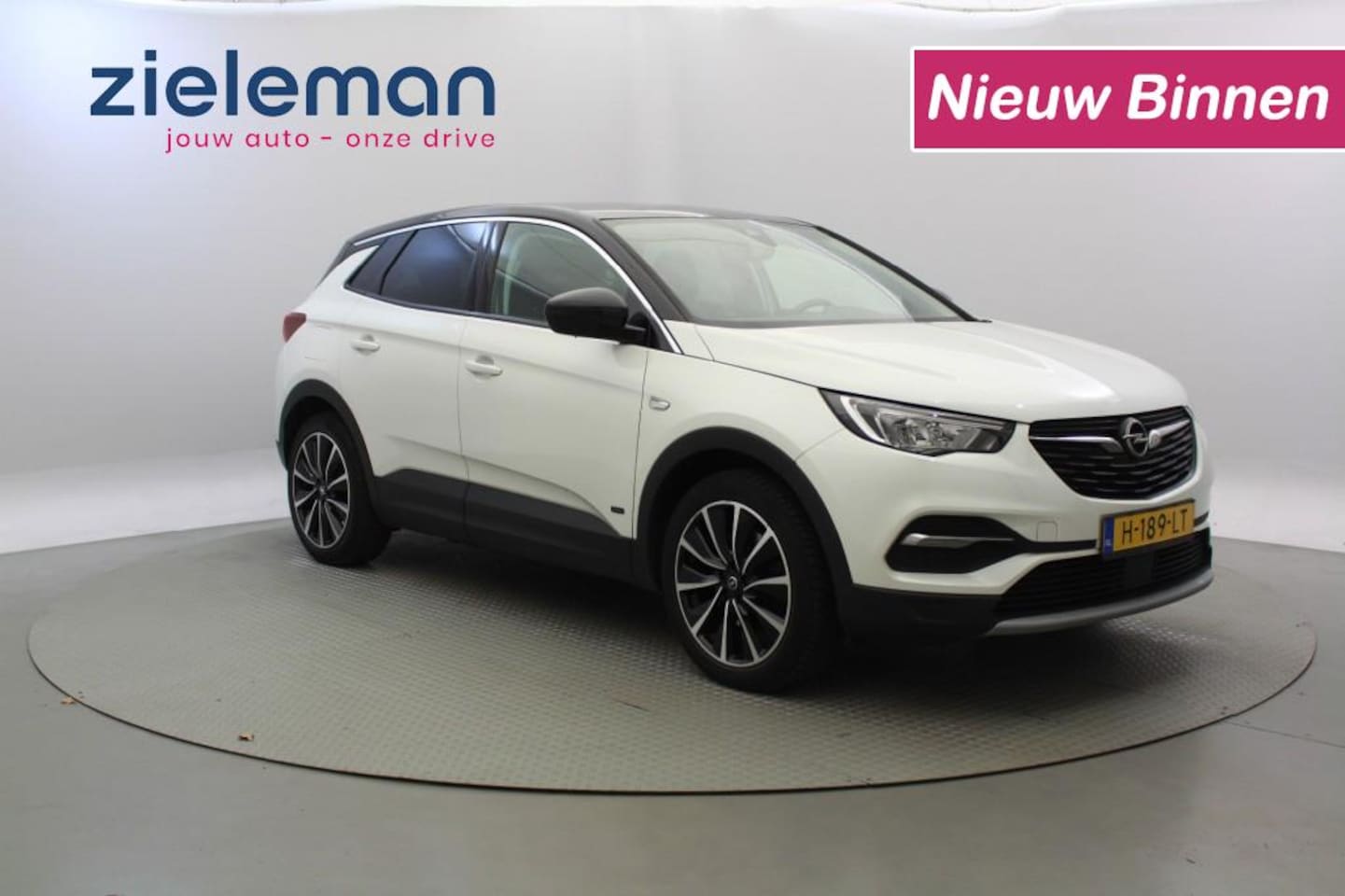 Peugeot 3008 - 1.6 Turbo Hybrid4 Business Executive - Carplay, Half Leer - AutoWereld.nl