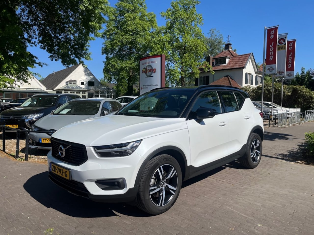 Volvo XC40 - 2.0 T4 R-DESIGN 190PK AUTOMAAT / NAVI / ADAP. CRUISE / CAMERA - AutoWereld.nl