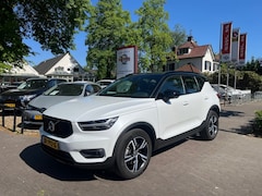 Volvo XC40 - 2.0 T4 R-DESIGN 190PK AUTOMAAT / NAVI / ADAP. CRUISE / CAMERA