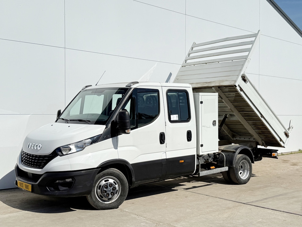 Iveco Daily - 35C14 Kipper Dubbele Cabine Dubbellucht Trekhaak Airco Cruise Control Lucht Geveerde Stoel - AutoWereld.nl
