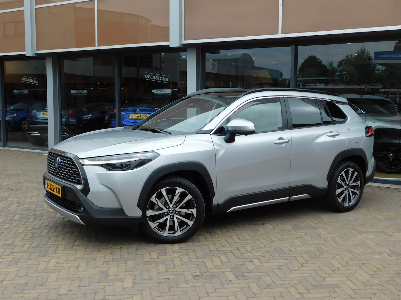 Toyota Corolla Cross - 2.0 High Power Hybrid Launch Edition | 360 camera | leder | JBL - AutoWereld.nl