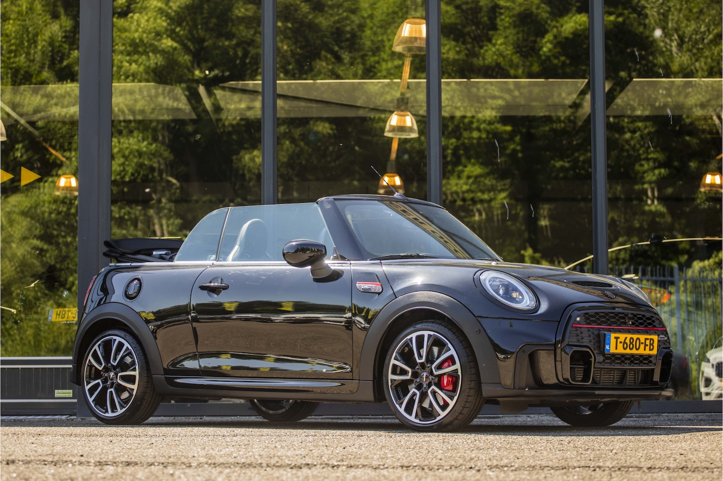 MINI Cabrio - 2.0 John Cooper Works JCW Pack Mini 2.0 John Cooper Works JCW Pack 232 pk - AutoWereld.nl