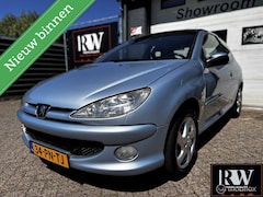 Peugeot 206 - 1.4-16V Gentry met nieuwe APK