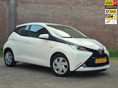 Toyota Aygo - 1.0 VVT-i x-play, Airco, Elektr. ramen voor, A.rijcamera, Ned. Auto