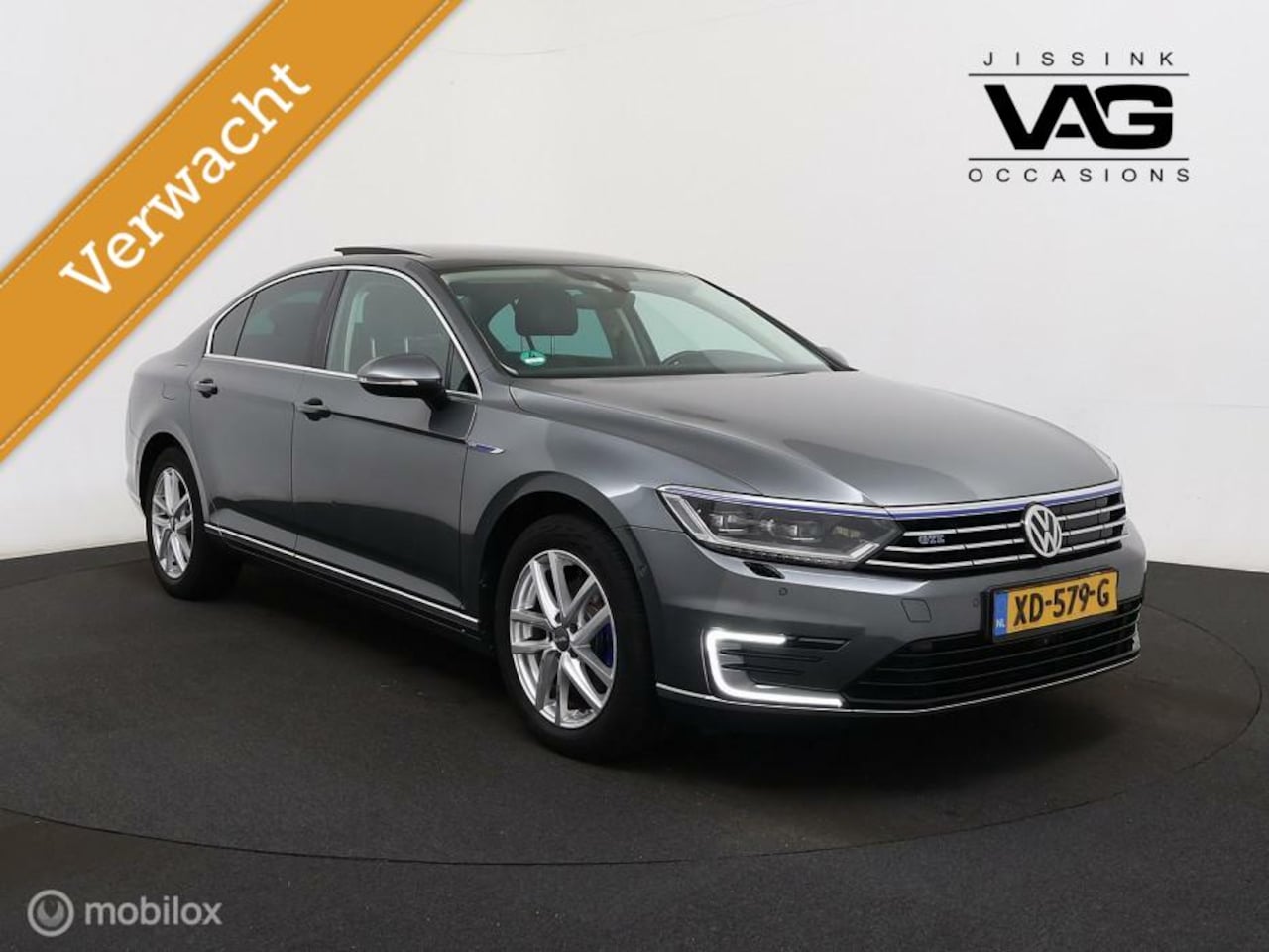 Volkswagen Passat - 1.4 TSI GTE Highline Pano LED Virtual Leer Standkachel - AutoWereld.nl