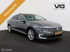 Volkswagen Passat - 1.4 TSI GTE Highline Pano LED Virtual Leer Standkachel