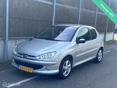 Peugeot 206 - 1.6-16V Quiksilver NAP/LAGEKM/AIRCO