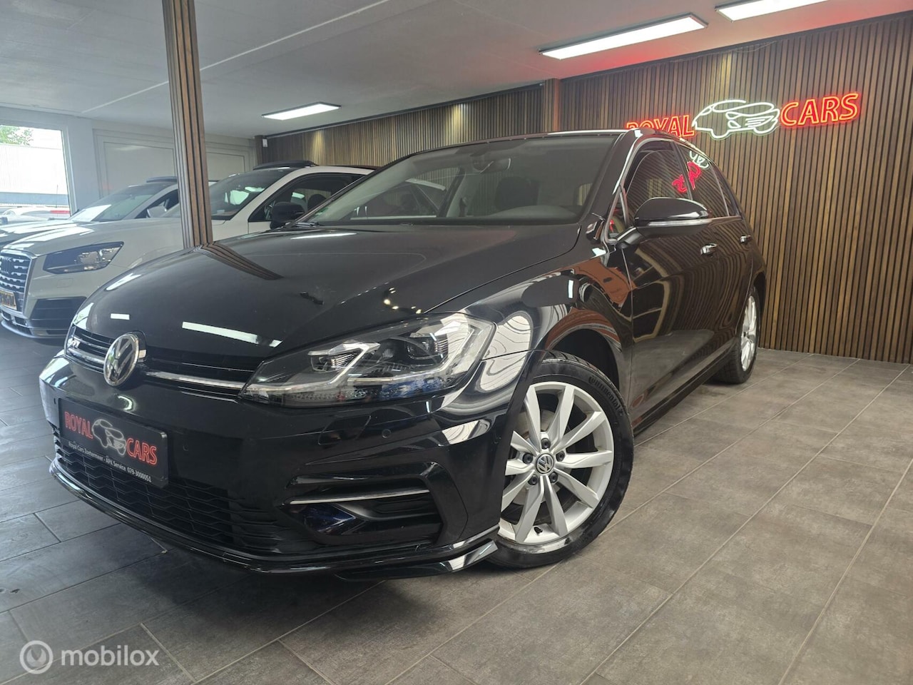 Volkswagen Golf - 1.5 TSI Highline Business R / R line / ACC - AutoWereld.nl