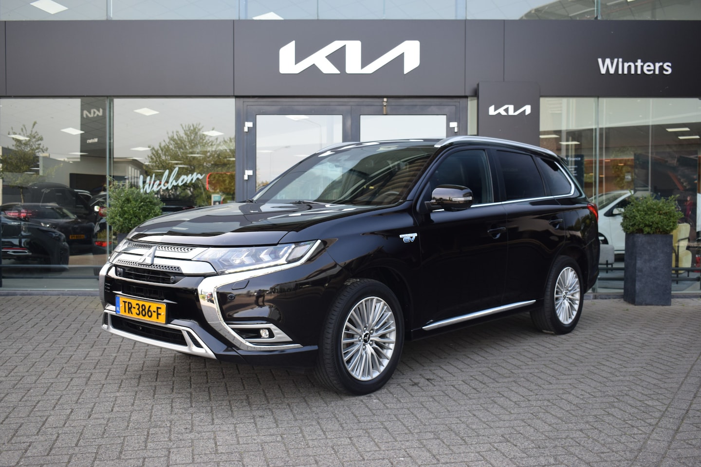 Mitsubishi Outlander - 2.4i PHEV 4WD Instyle Autom. | Cruise Control Adaptief | SmartLink-Navigatie | 360-Camera - AutoWereld.nl