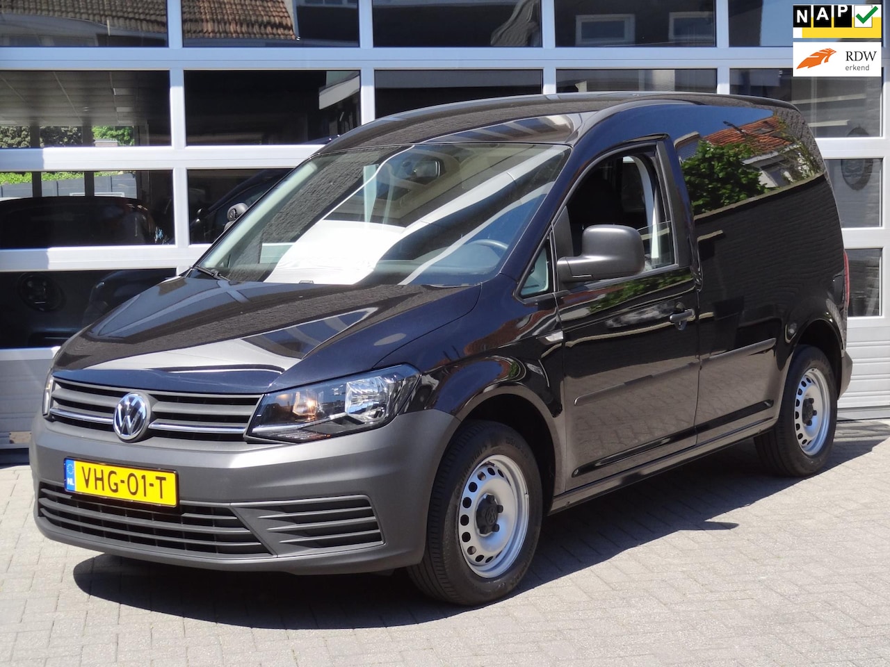 Volkswagen Caddy - 2.0 TDI L1H1 BMT Economy Business 2.0 TDI L1H1 BMT Economy Business, 1e eigenaar - AutoWereld.nl
