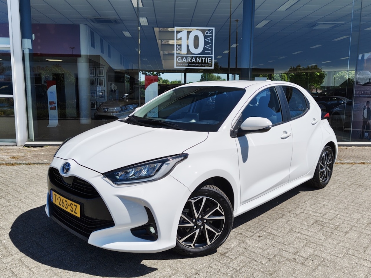 Toyota Yaris - 1.5 Hybrid Dynamic | Keyless Entry & Start | Android Auto, Apple - AutoWereld.nl